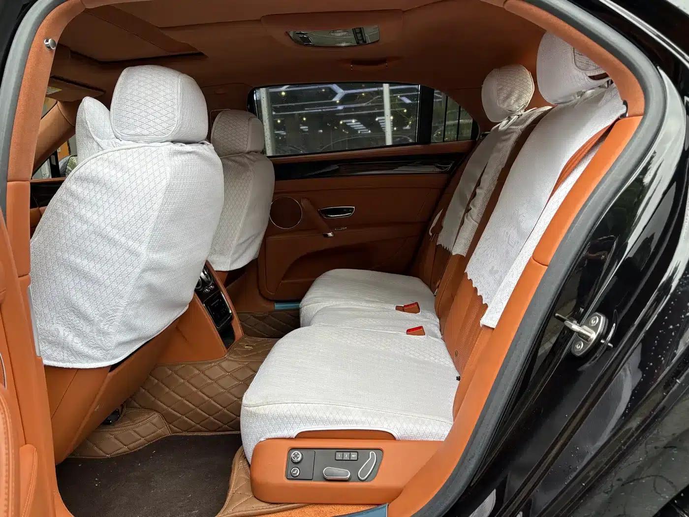2017 Flying Spur 4.0T V8 Standard Edition — миниатюра 9