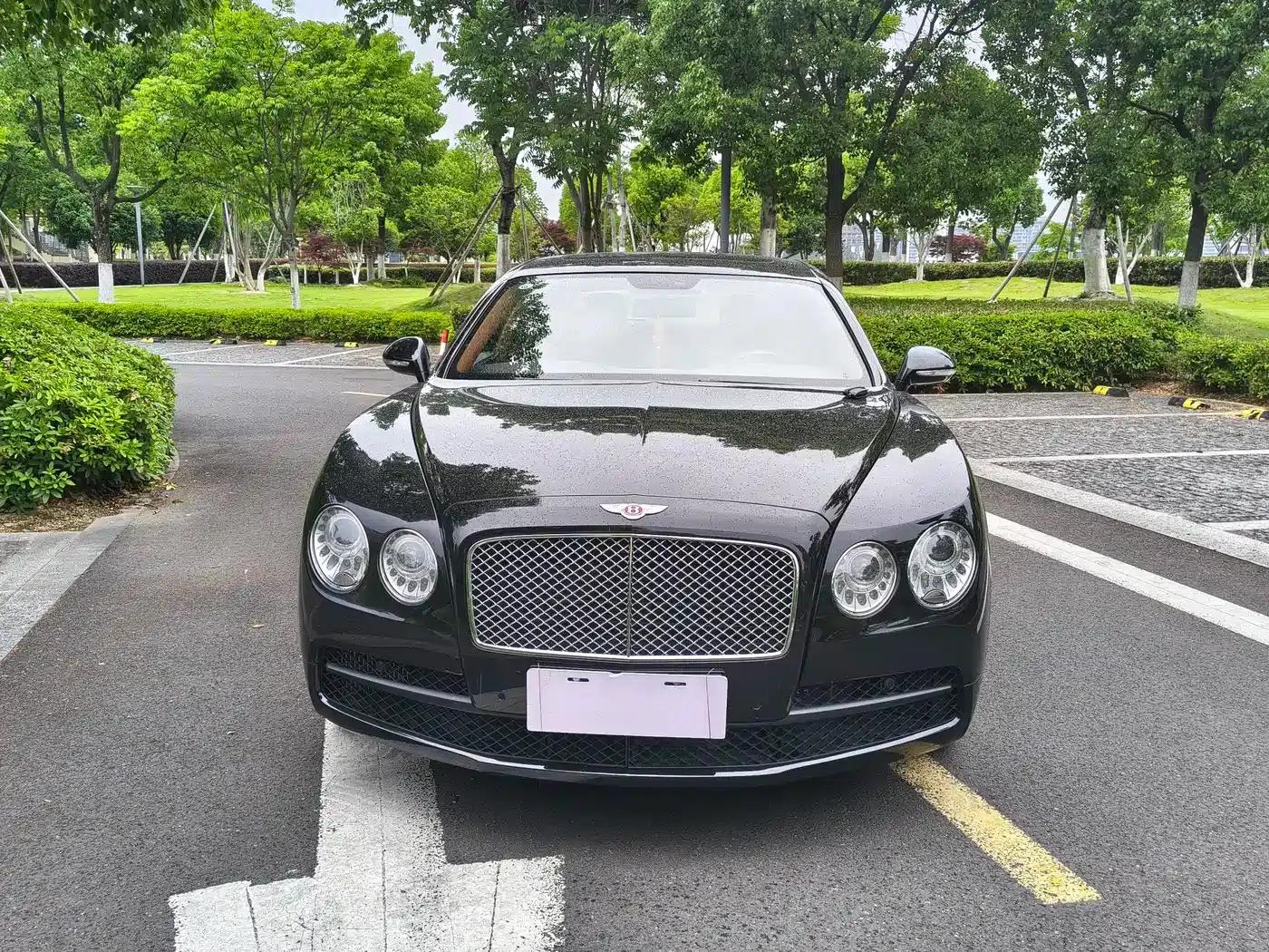2014 Flying Spur 4.0T V8 Standard Edition — миниатюра 2