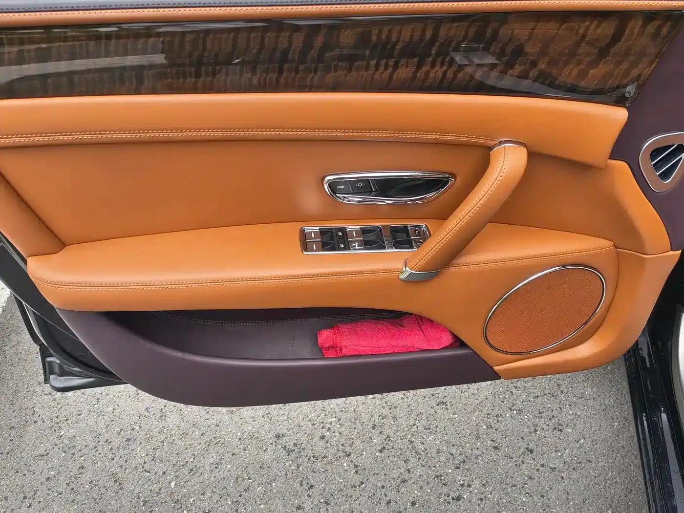 2014 Flying Spur 4.0T V8 Standard Edition — миниатюра 4