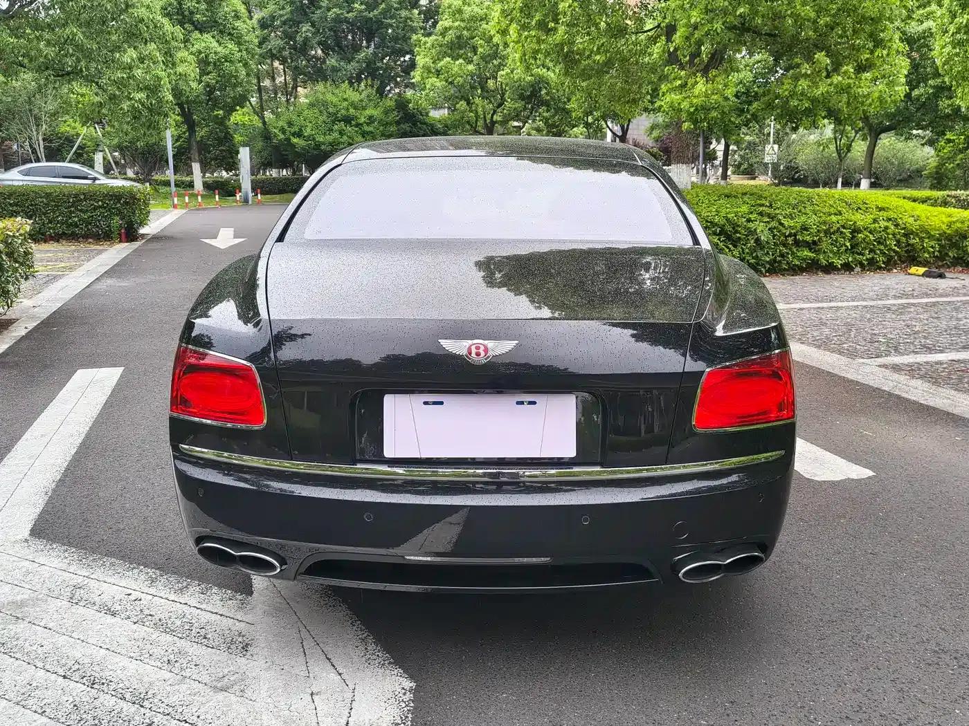2014 Flying Spur 4.0T V8 Standard Edition — миниатюра 9