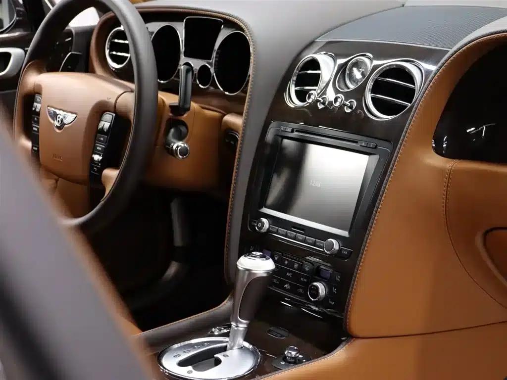 2010 Flying Spur 6.0T Four-Seater — миниатюра 15