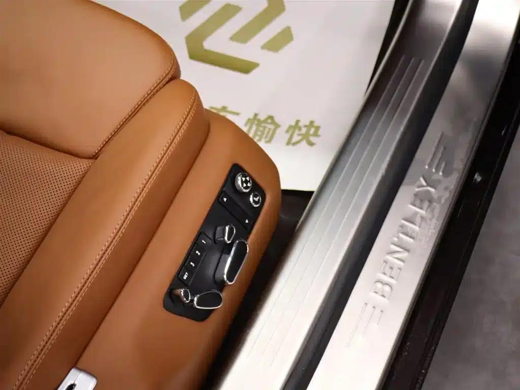 2010 Flying Spur 6.0T Four-Seater — миниатюра 17