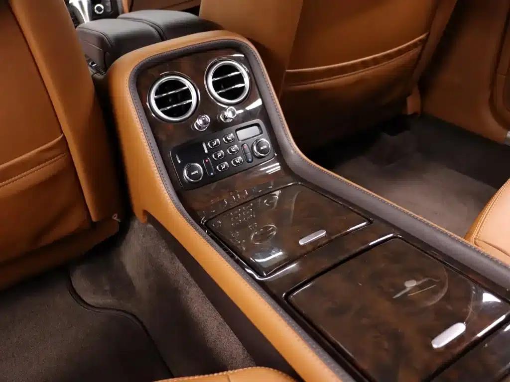 2010 Flying Spur 6.0T Four-Seater — миниатюра 20