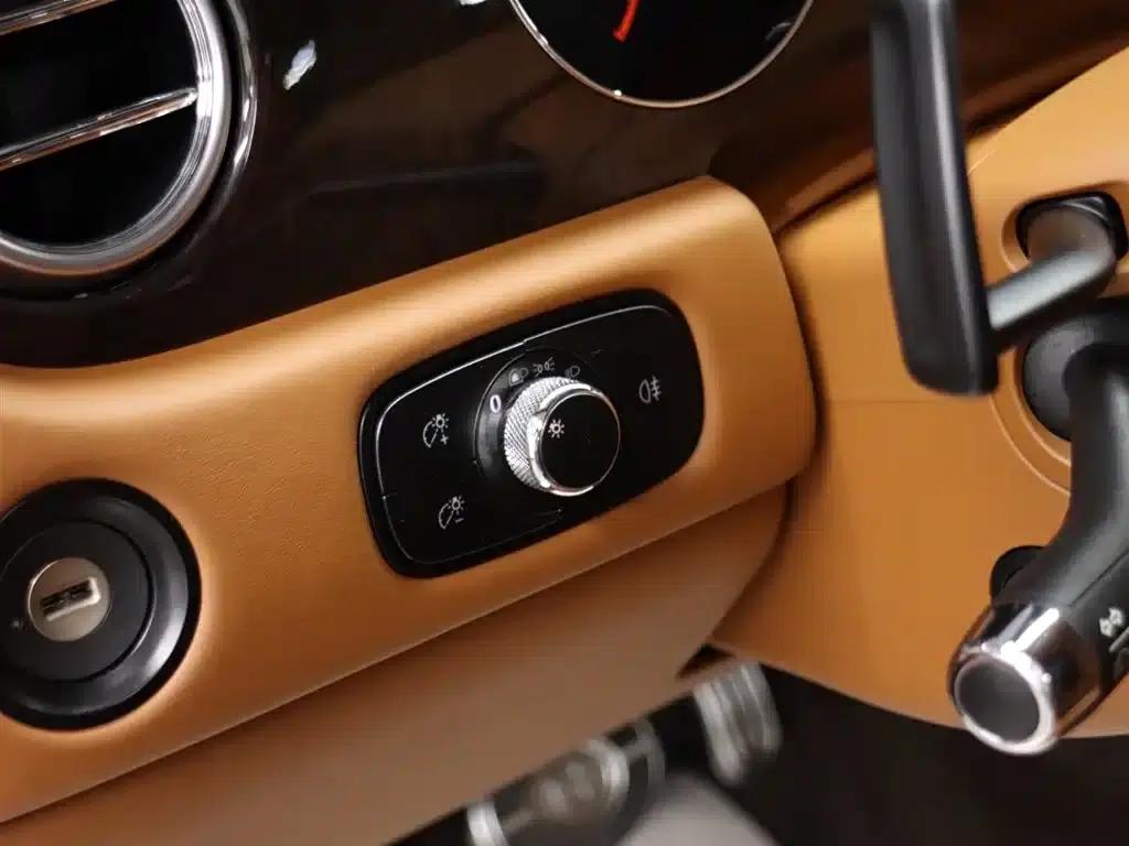 2010 Flying Spur 6.0T Four-Seater — миниатюра 25