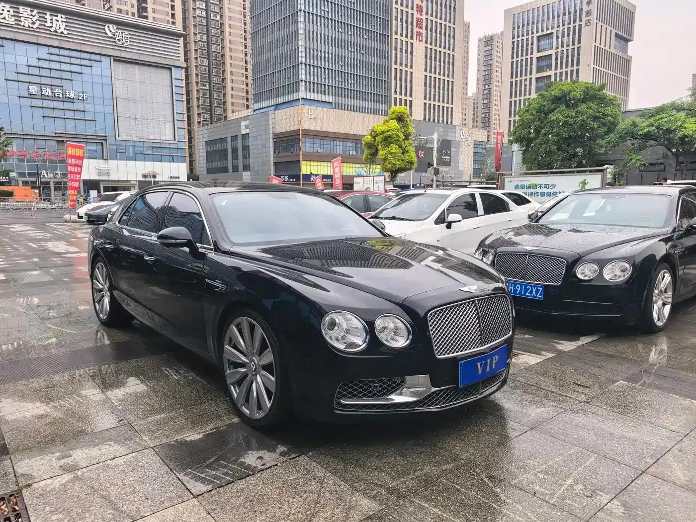 2014 Flying Spur 4.0T V8 Standard Edition — миниатюра 3