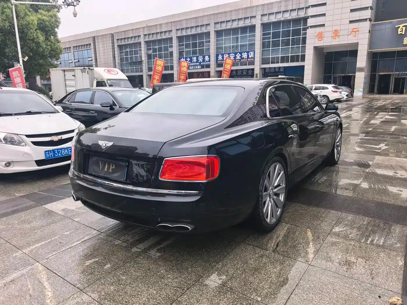 2014 Flying Spur 4.0T V8 Standard Edition — миниатюра 6