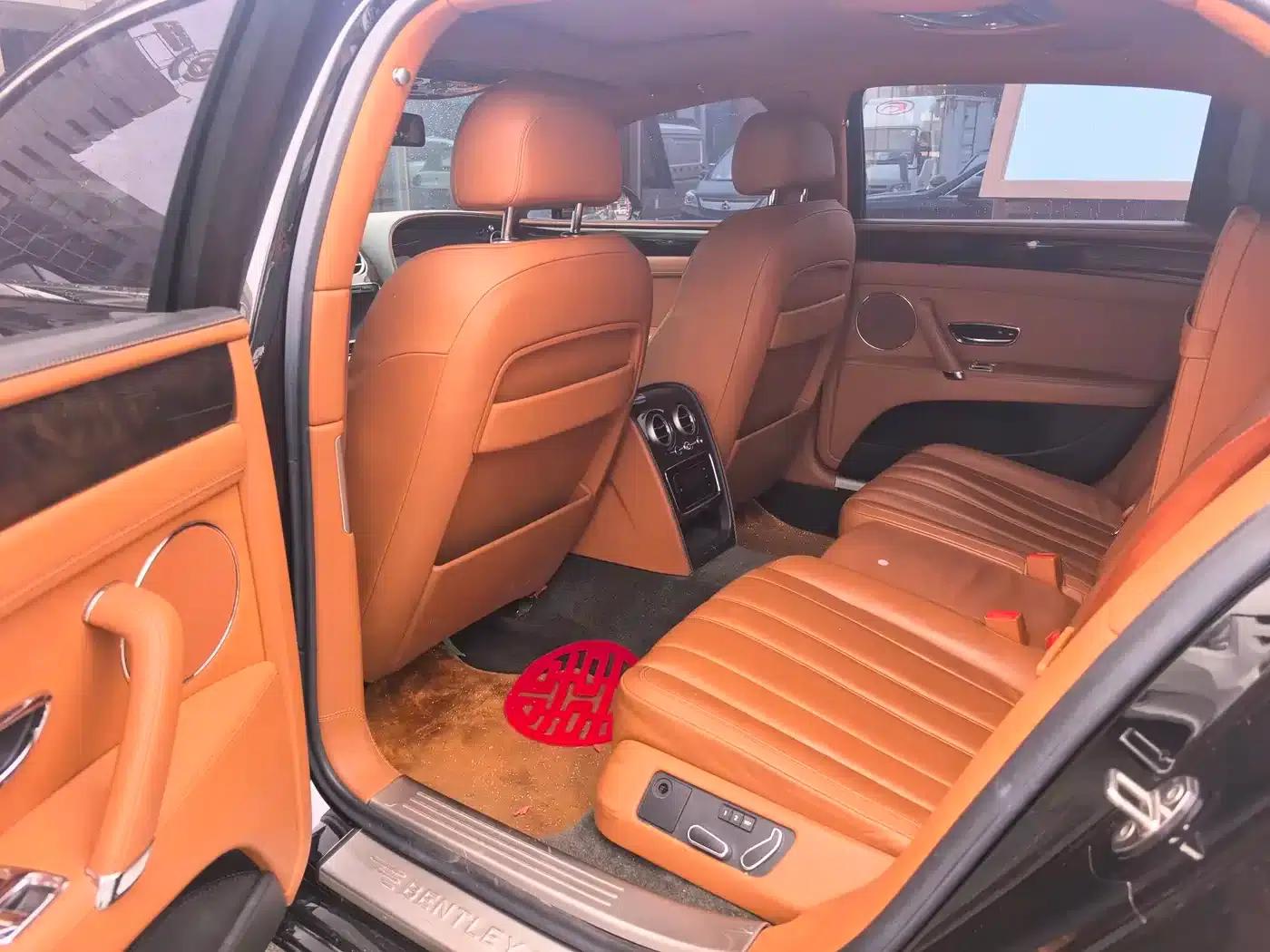2014 Flying Spur 4.0T V8 Standard Edition — миниатюра 7