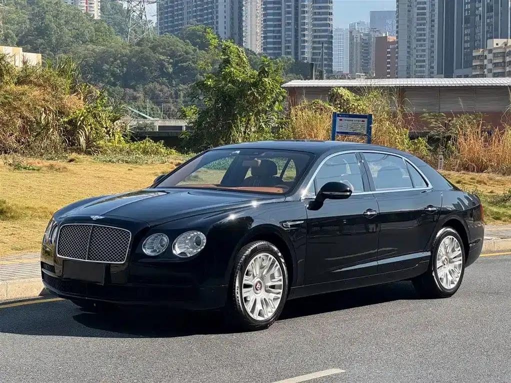 2016 Flying Spur 4.0T V8 Standard Edition — миниатюра 1