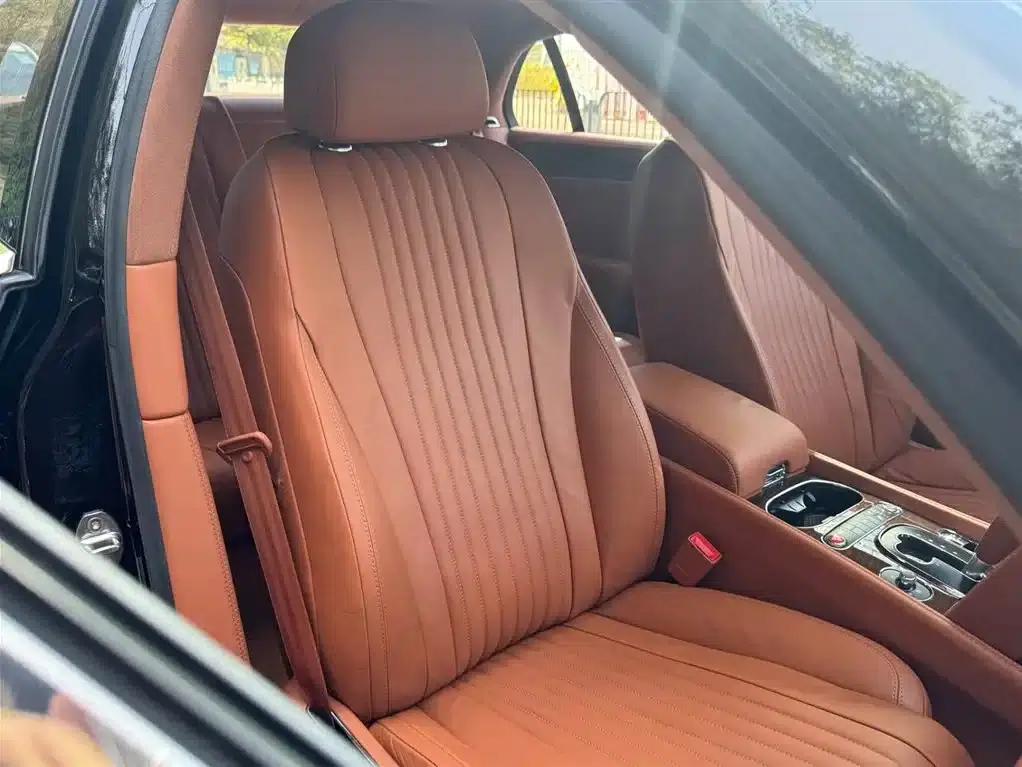 2016 Flying Spur 4.0T V8 Standard Edition — миниатюра 17