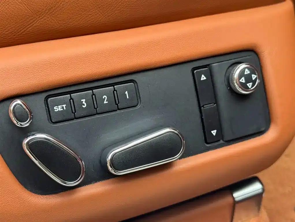 2016 Flying Spur 4.0T V8 Standard Edition — миниатюра 22