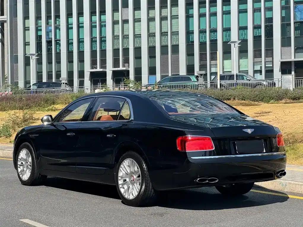 2016 Flying Spur 4.0T V8 Standard Edition — миниатюра 5