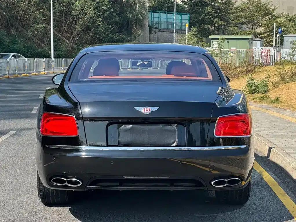 2016 Flying Spur 4.0T V8 Standard Edition — миниатюра 6