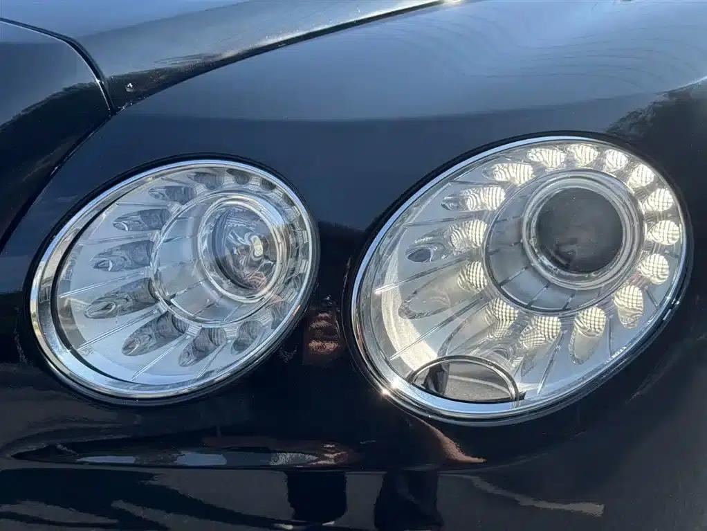2016 Flying Spur 4.0T V8 Standard Edition — миниатюра 8