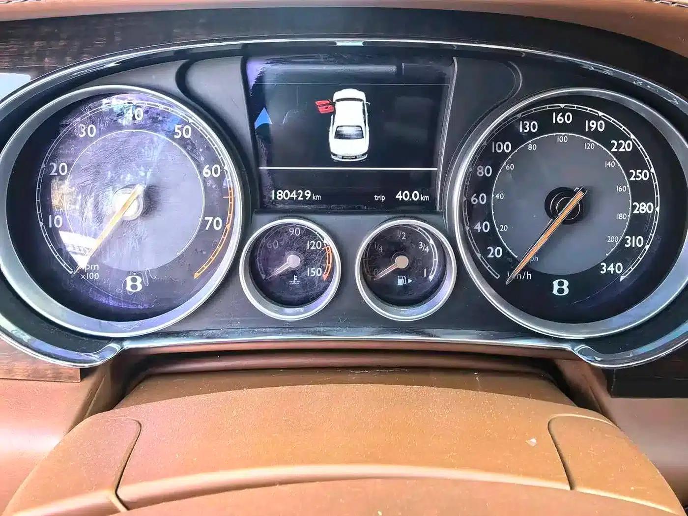 2014 Flying Spur 4.0T V8 Premium Edition — миниатюра 11