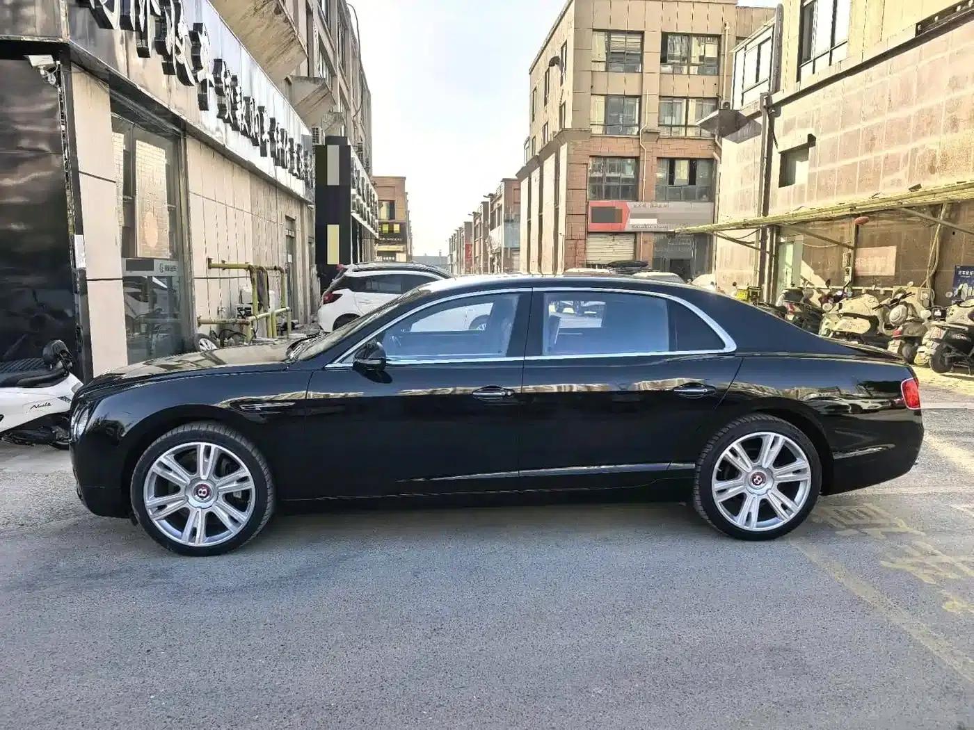 2014 Flying Spur 4.0T V8 Premium Edition — миниатюра 14