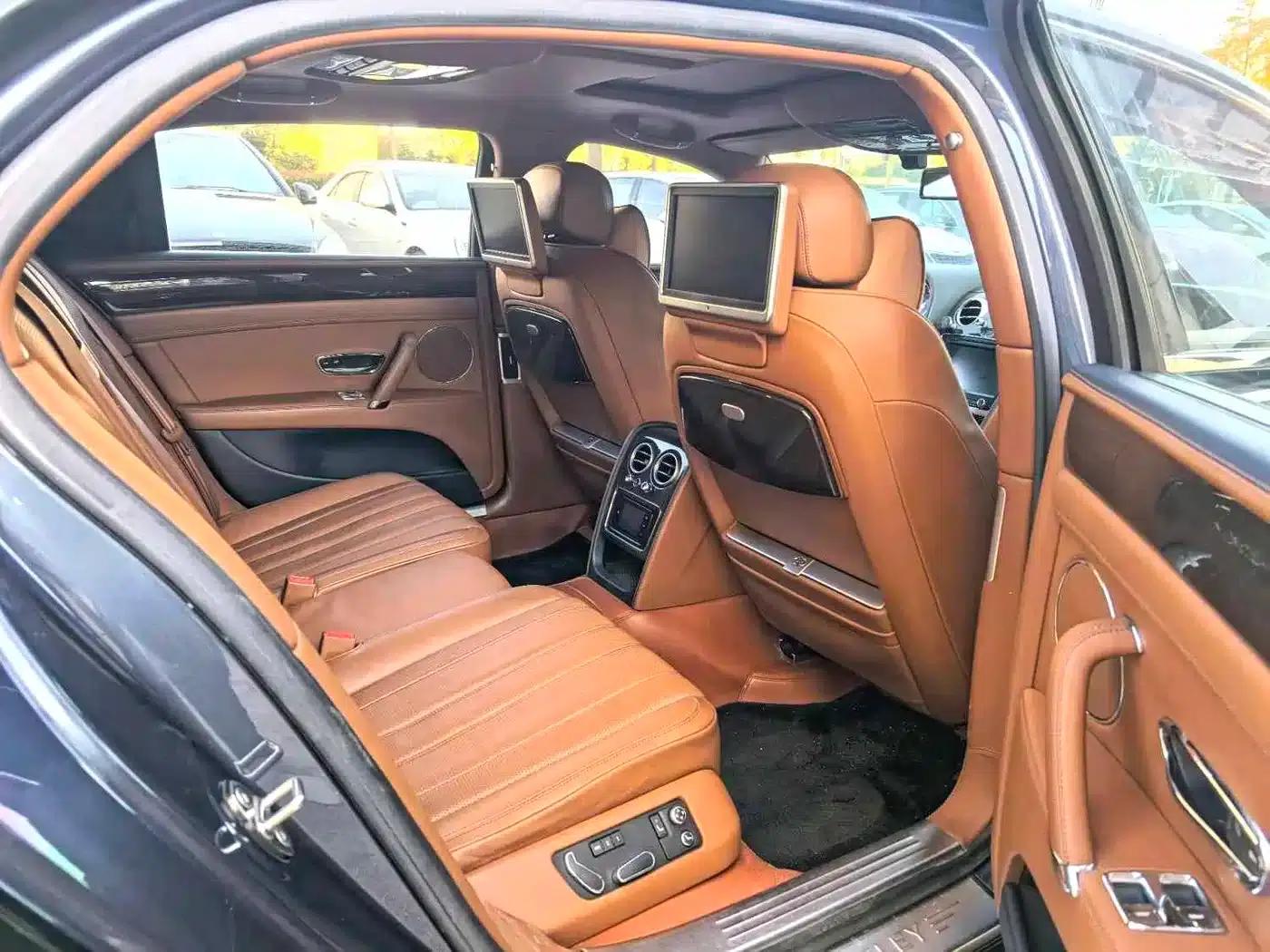 2014 Flying Spur 4.0T V8 Premium Edition — миниатюра 8