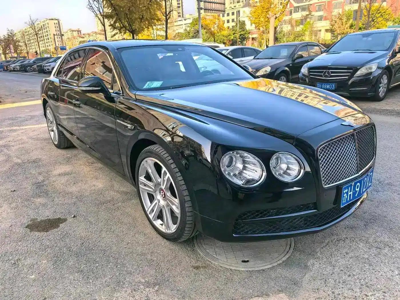 2014 Flying Spur 4.0T V8 Premium Edition — миниатюра 10