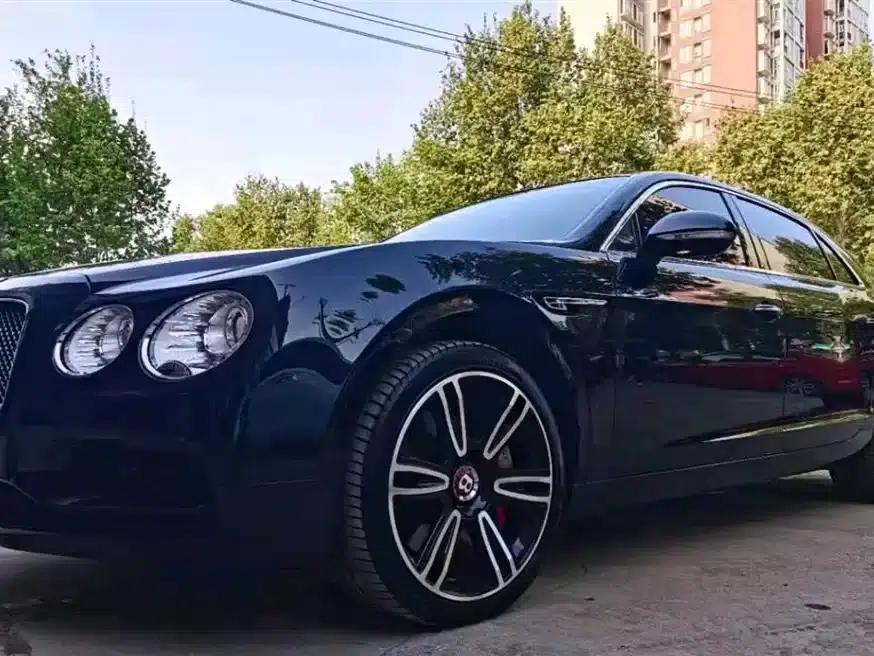 2017 Mercedes-Benz Flying Spur 4.0T V8 S Standard Edition — миниатюра 2