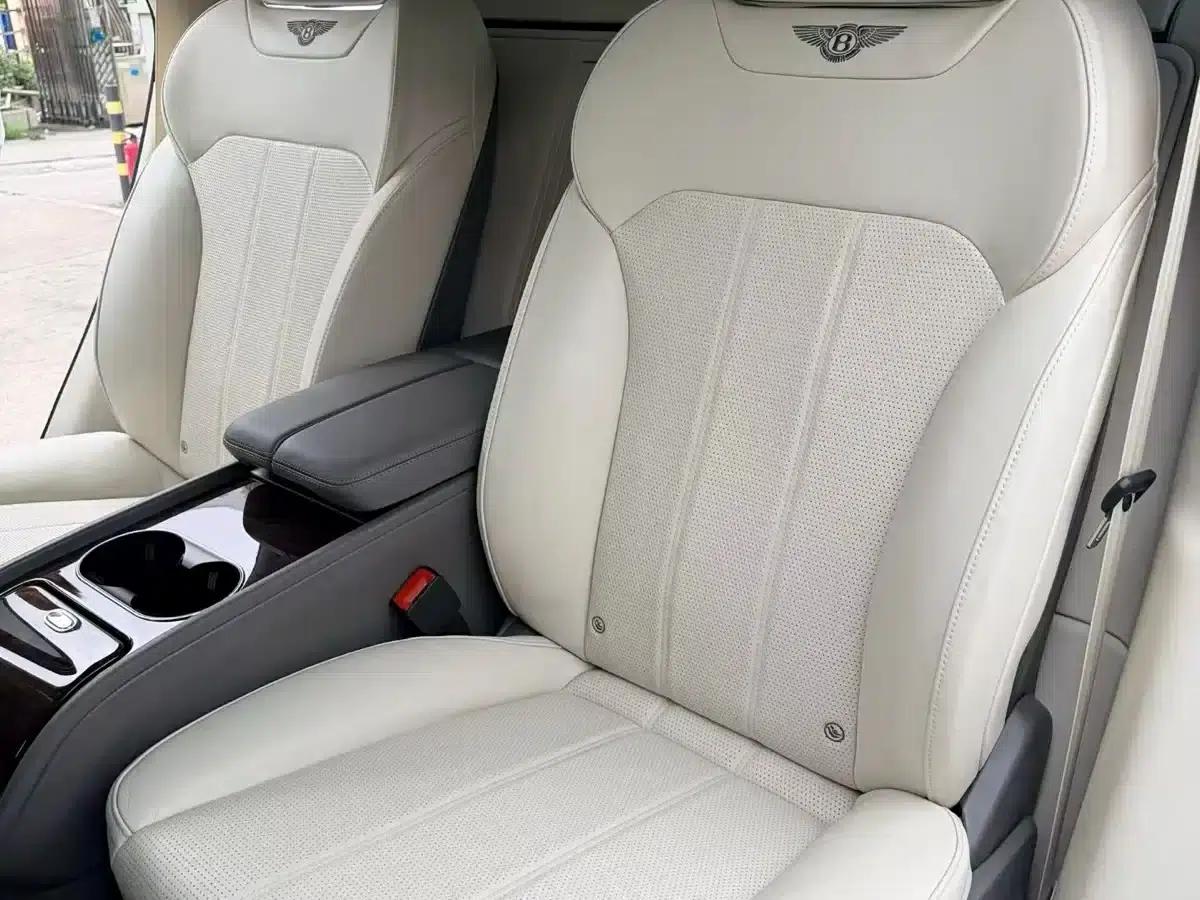 Bentayga 2018 4.0T V8 — миниатюра 11