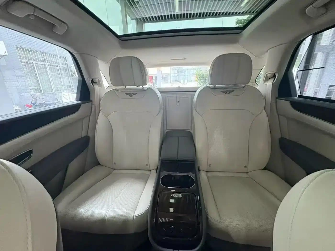 Bentayga 2018 4.0T V8 — миниатюра 5