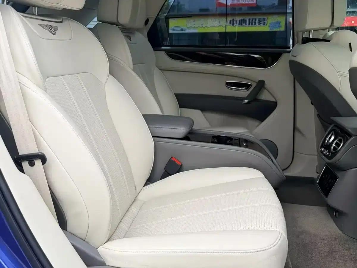 Bentayga 2018 4.0T V8 — миниатюра 9