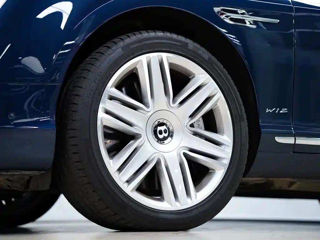2015 Continental 6.0T GT W12 Standard Edition — миниатюра 18