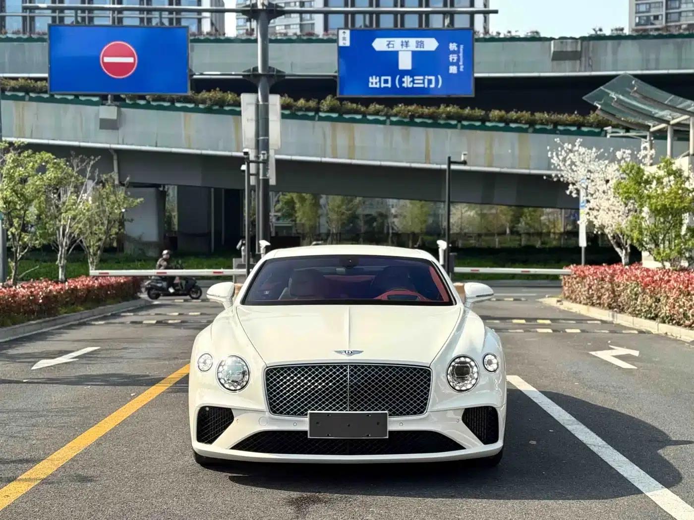 2024 Continental 4.0T GT V8 — миниатюра 1
