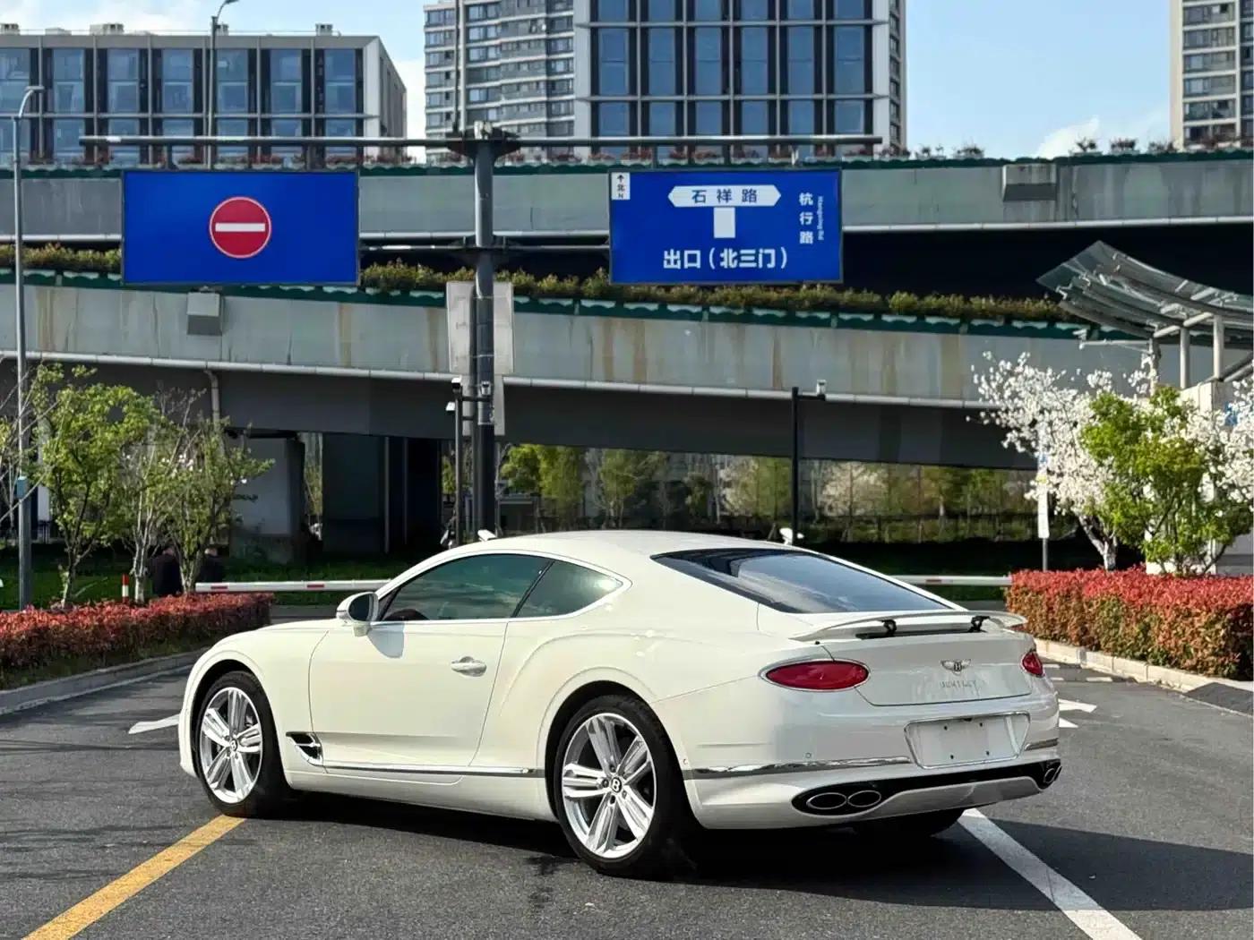 2024 Continental 4.0T GT V8 — миниатюра 9
