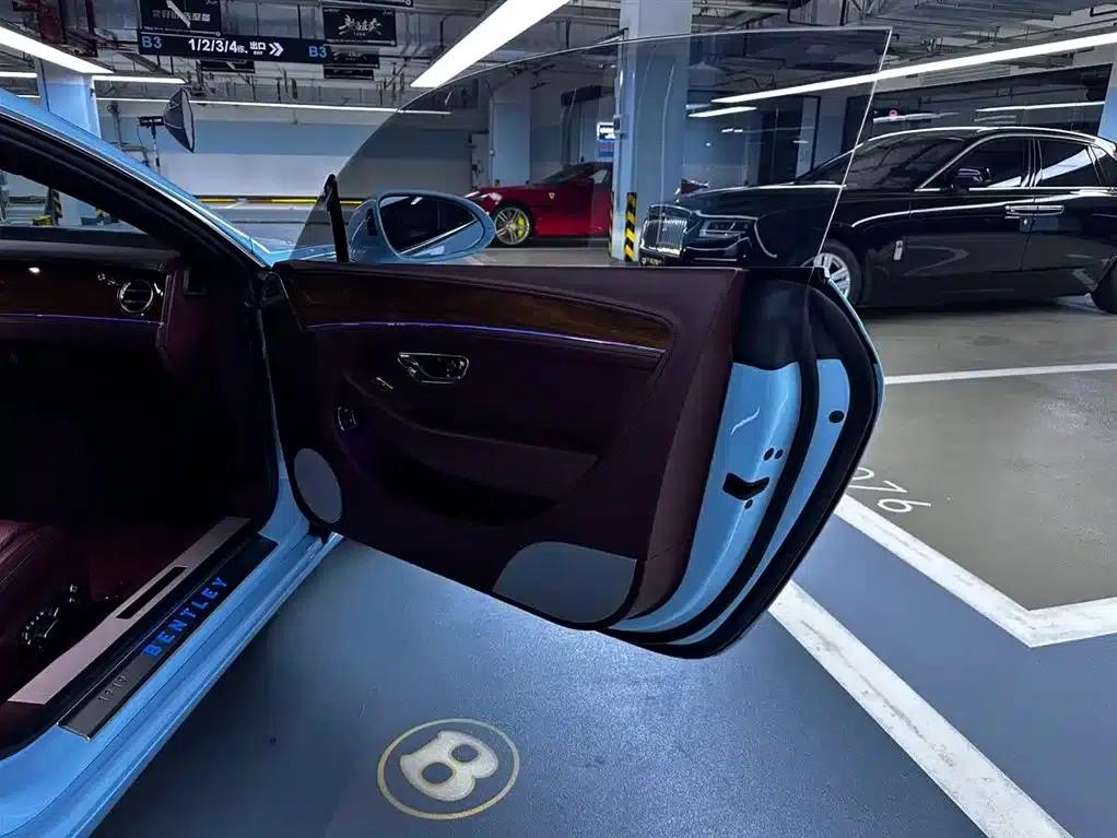 2020 Continental 4.0T GT V8 — миниатюра 19