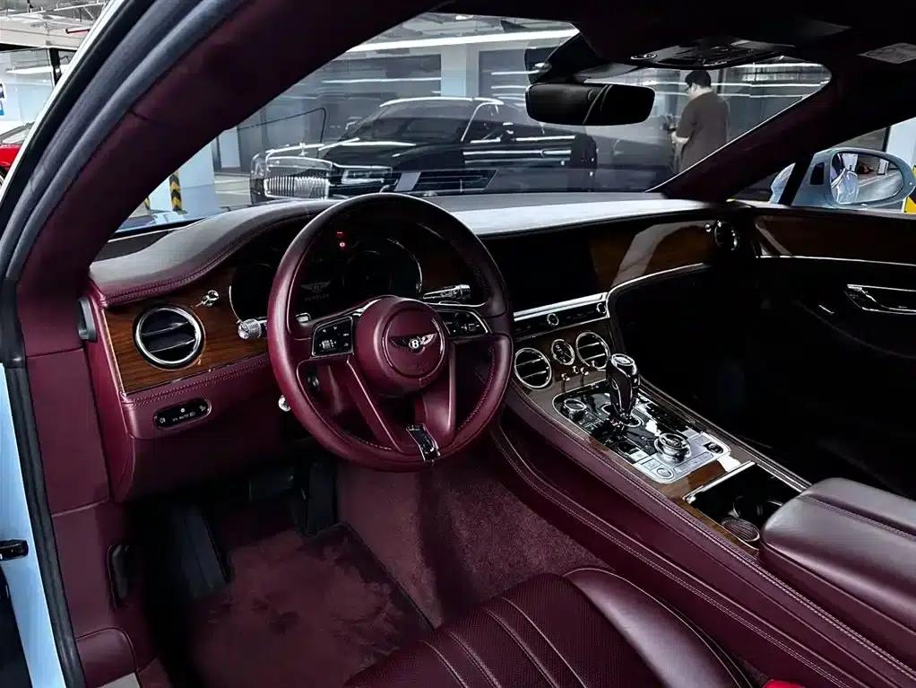 2020 Continental 4.0T GT V8 — миниатюра 25