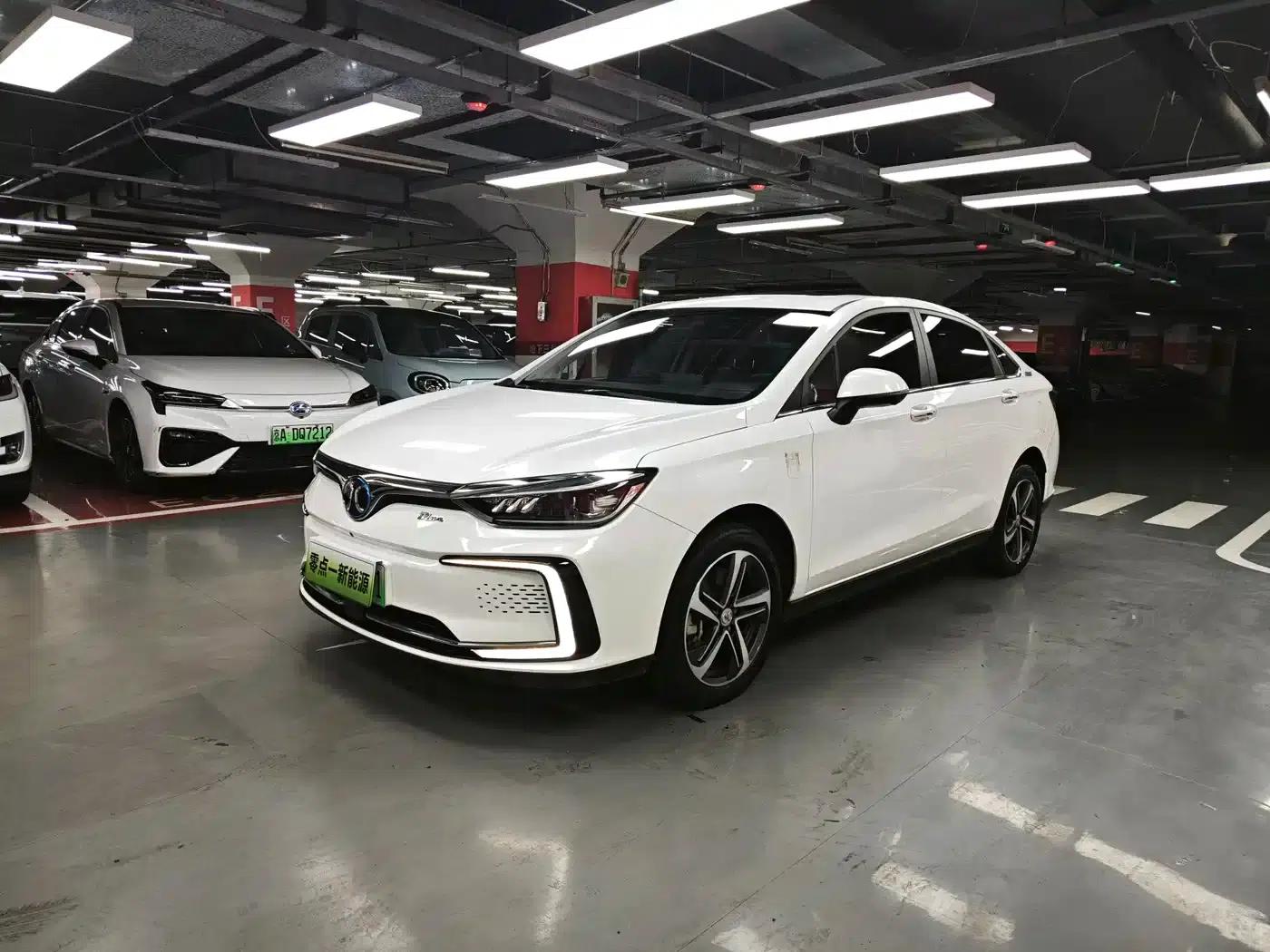 Beijing EU5 2019 R500 Smart Wind Edition — миниатюра 1