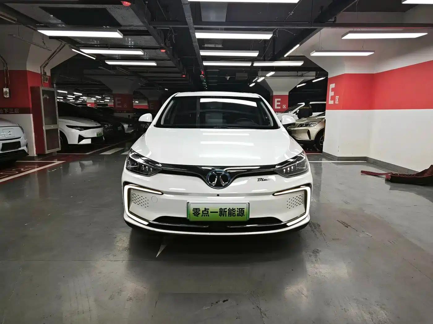 Beijing EU5 2019 R500 Smart Wind Edition — миниатюра 2