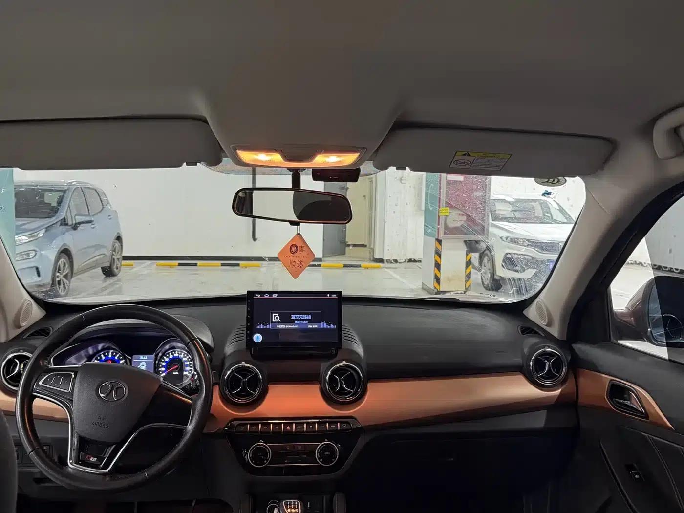 2016 Senova X35 1.5L Manual Deluxe Edition — миниатюра 6