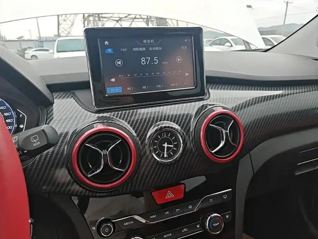2015 Senova X25 1.5L Automatic Elite — миниатюра 13