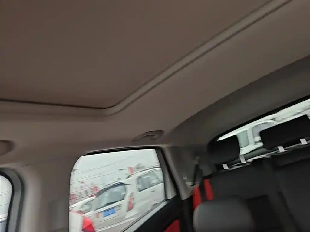 2015 Senova X25 1.5L Automatic Elite — миниатюра 18