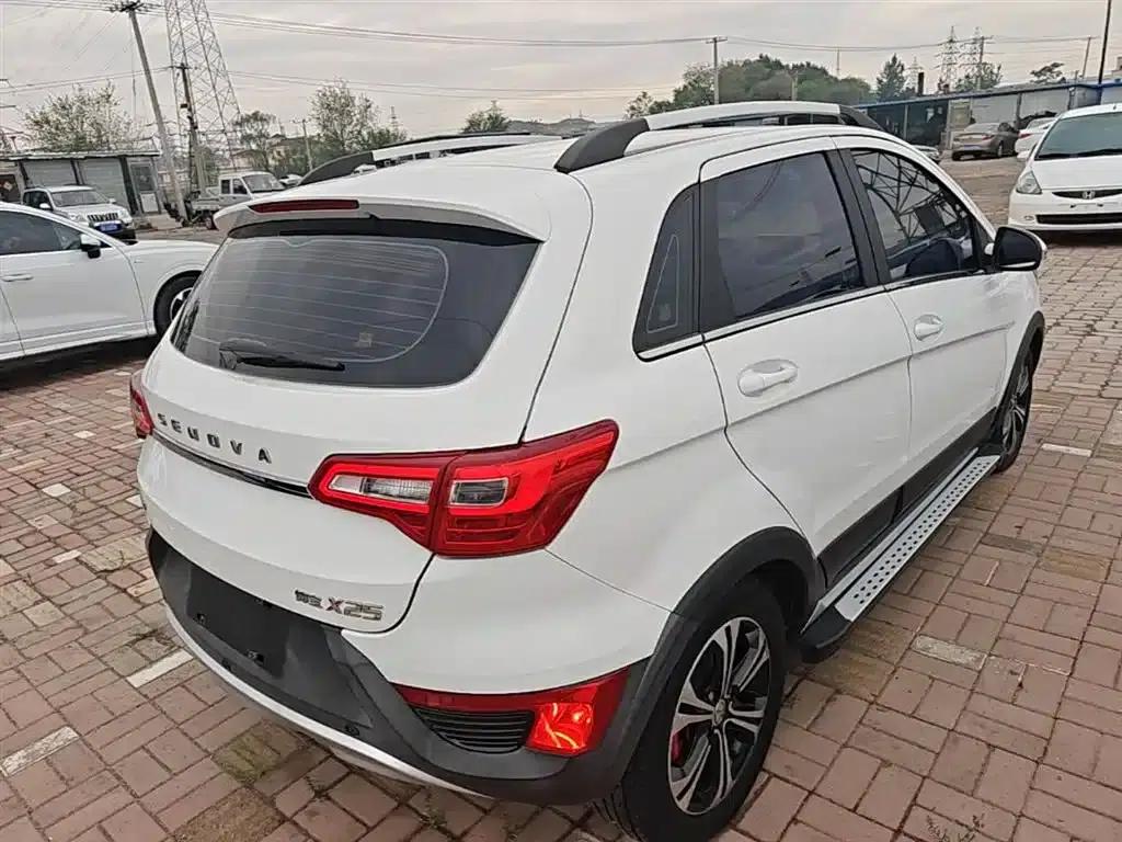 2015 Senova X25 1.5L Automatic Elite — миниатюра 7