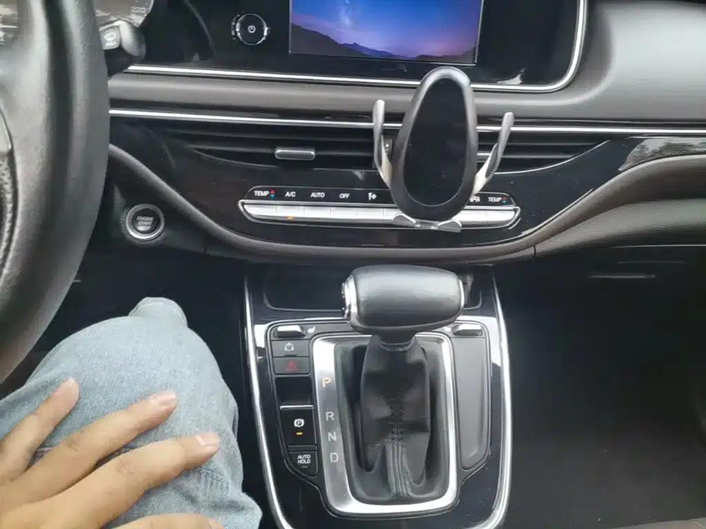 Trumpchi M6 2019 270T DCT Premium Edition (7-seater) National VI Emission Standard — миниатюра 14