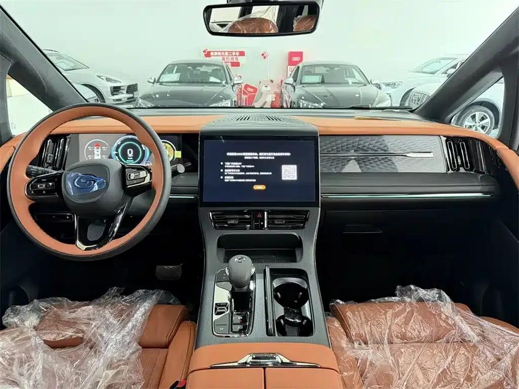 Trumpchi E9 2025 Model: E9 Super Fast Charging Champion — миниатюра 6