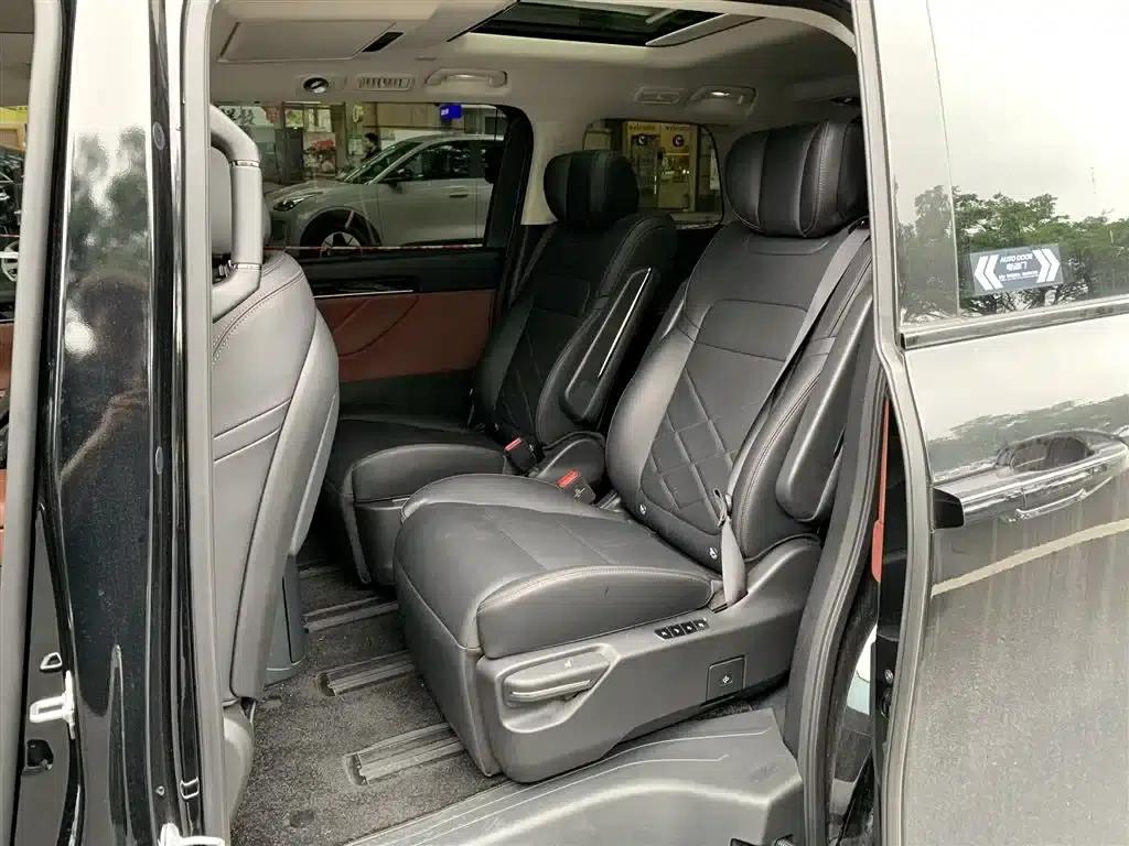 Trumpchi E8 PHEV 2024 Model 150km Dragon Soaring Starry Night+ — миниатюра 5