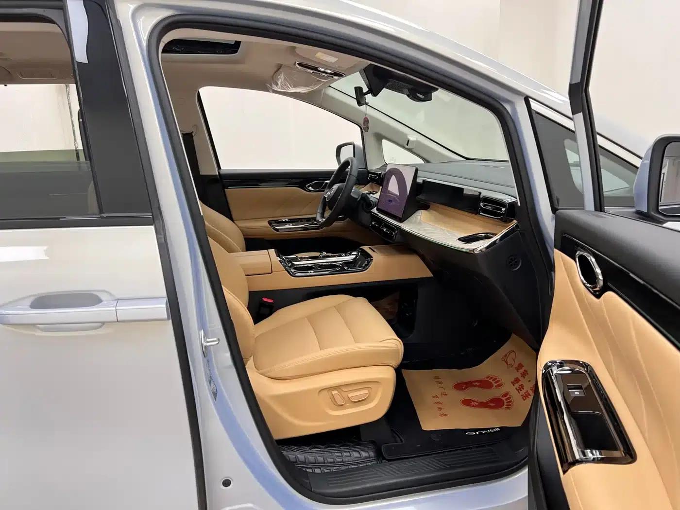 Trumpchi E8 PHEV 2024 Model 150km MAX+ — миниатюра 32