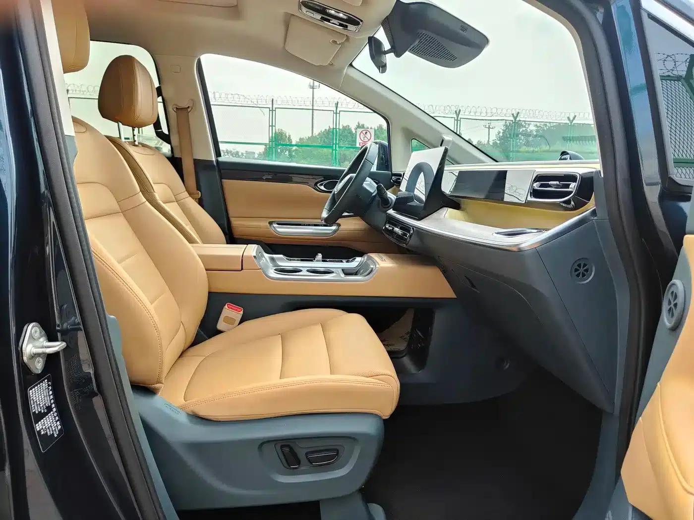 Trumpchi E8 PHEV 2024 Model 150km MAX+ — миниатюра 12