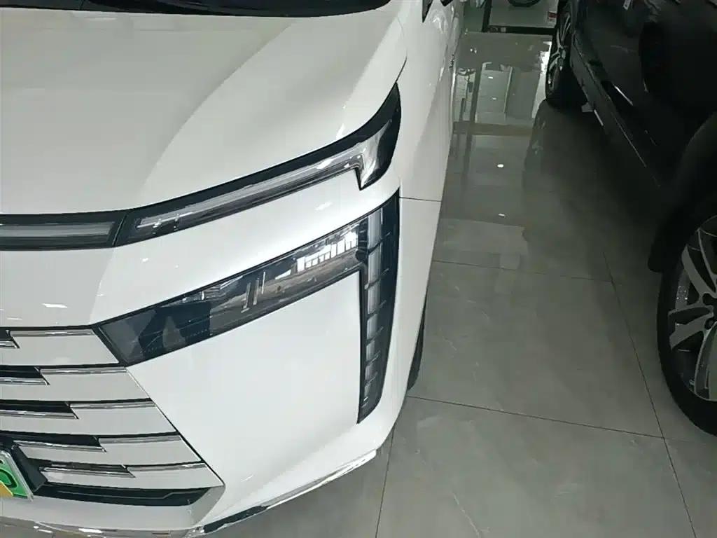 Trumpchi E8 PHEV 2024 Model 150km MAX — миниатюра 24