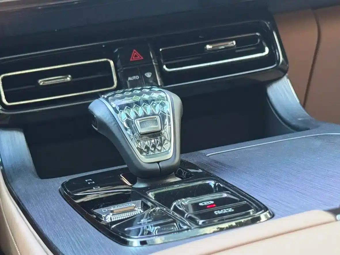 Trumpchi ES9 2024 PHEV 143km Traveler Max — миниатюра 15
