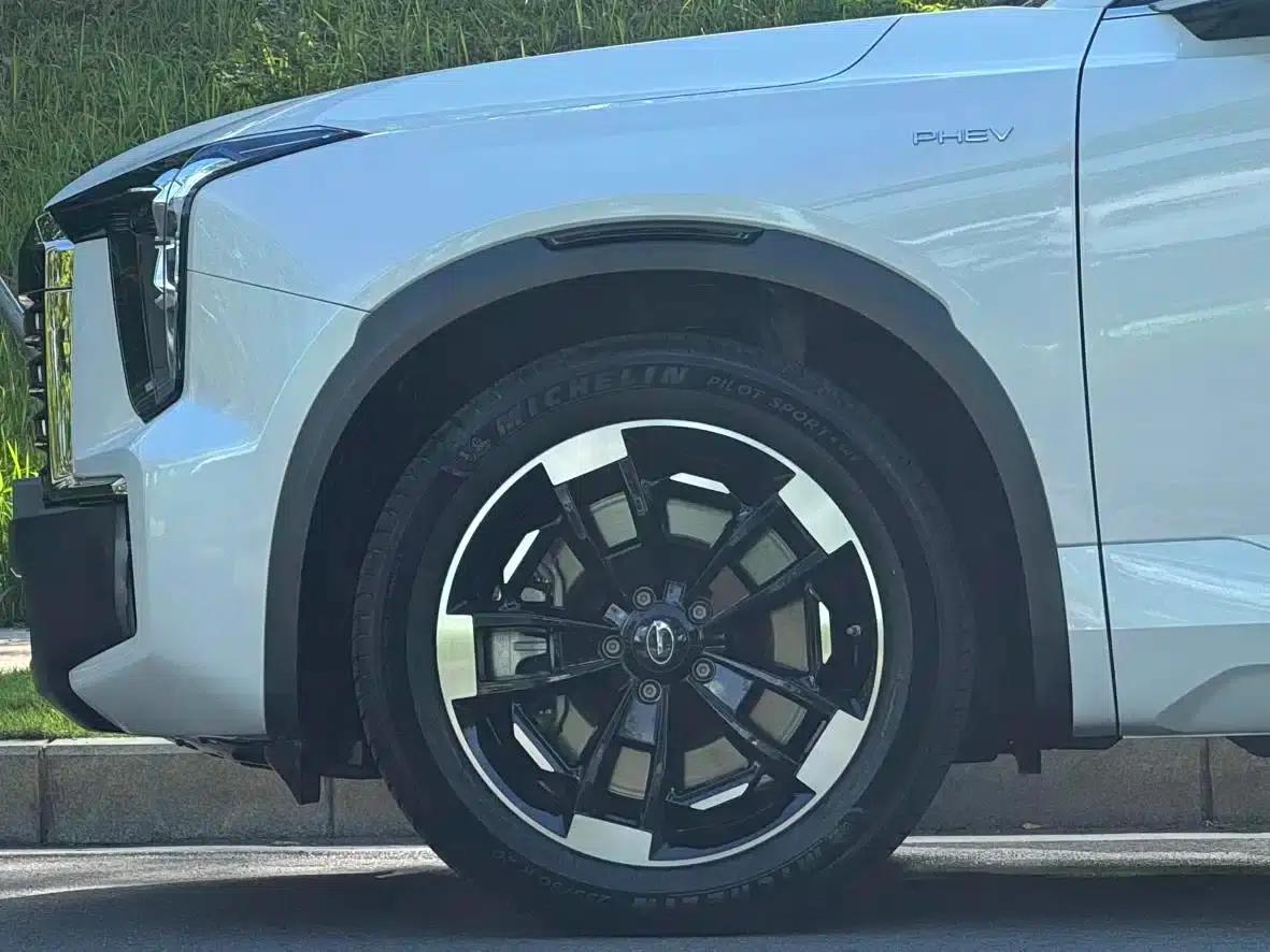 Trumpchi ES9 2024 PHEV 143km Traveler Max — миниатюра 6