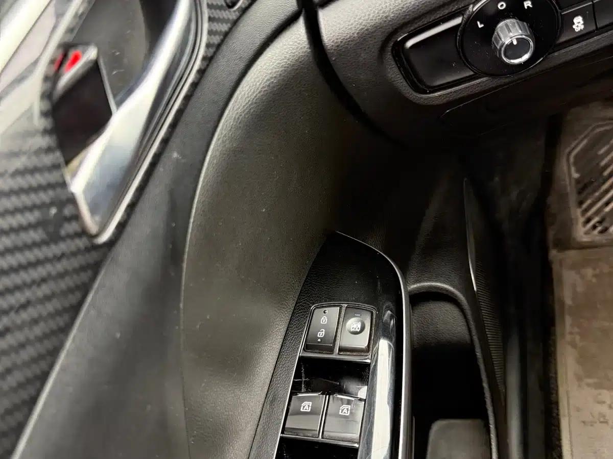 Trumpchi GS7 2017 320T 2WD Luxury Intelligent Connectivity Edition — миниатюра 19