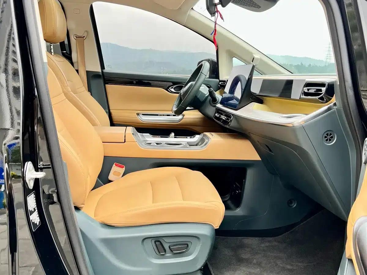 Trumpchi E8 2024 Glory Series 2.0L Glory Edition — миниатюра 8