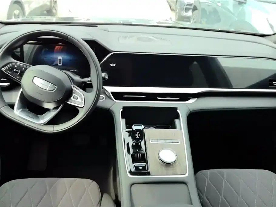 Geely Xingyue L 2025 Oriental Radiance 2.0TD Automatic Star Edition — миниатюра 12