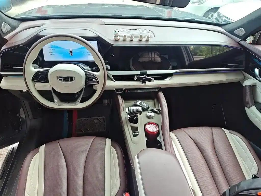 Geely Xingyue L 2024 2.0TD High-Power Automatic Two-Wheel Drive Cloud Edition — миниатюра 6