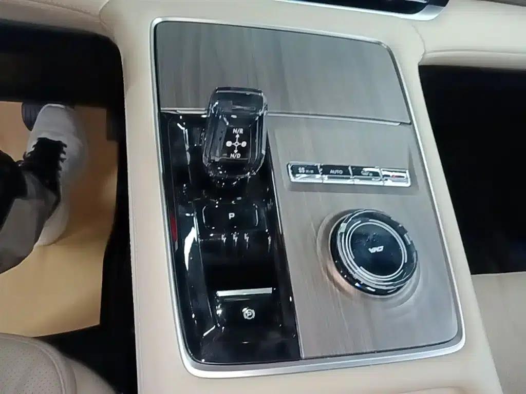 Geely Xingyue L 2025 Oriental Radiance 2.0TD Automatic 4WD Moon Gazing Edition — миниатюра 10