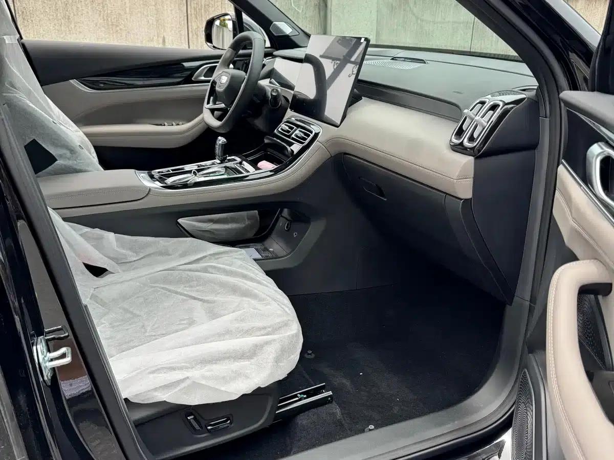 Geely Boyue L 2025 Fourth Generation 1.5TD DCT (Mountain and River) — миниатюра 4